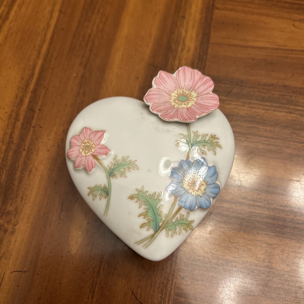 Made Japan White Porcelain Raised Floral Trinket Box Mothers Day